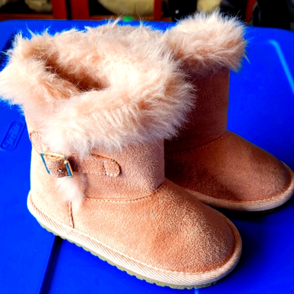 Toddler pink boots